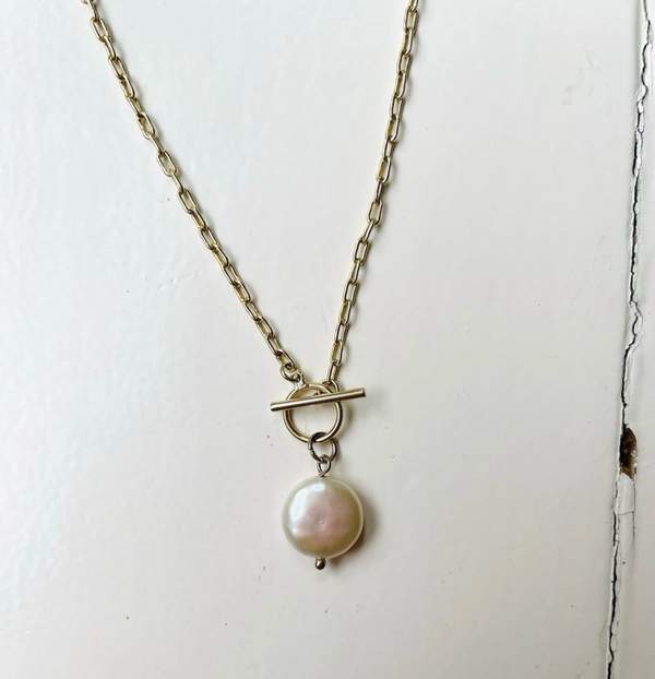 Vintage pearl pendant necklace gold chain
